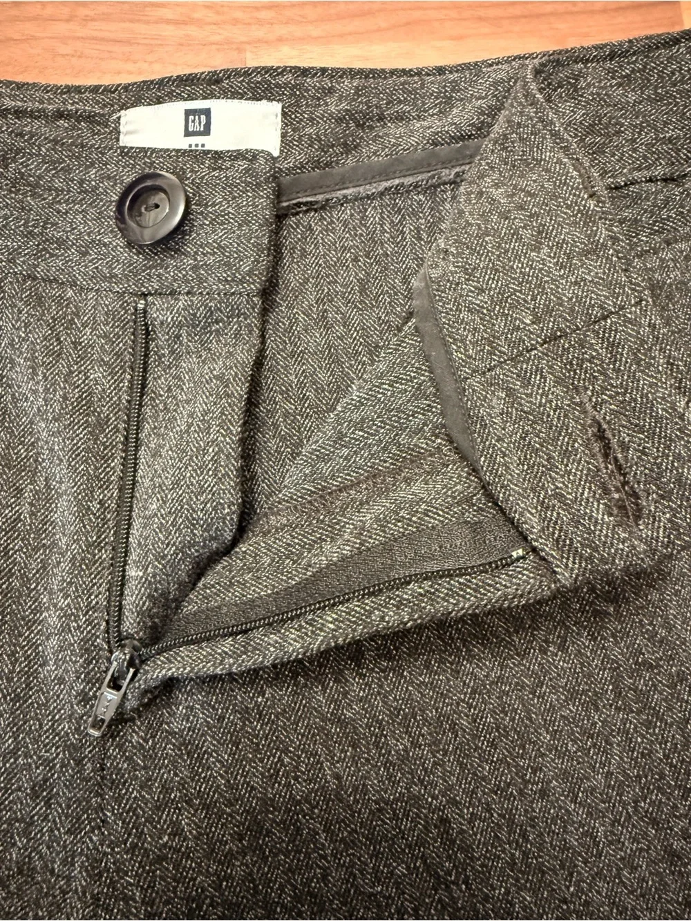 GAP Charcoal Gray Flat Front Capris